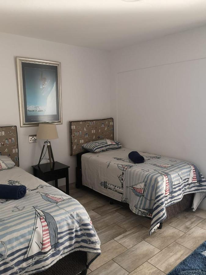 Hotel 32 On Mendoza Durban Esterno foto
