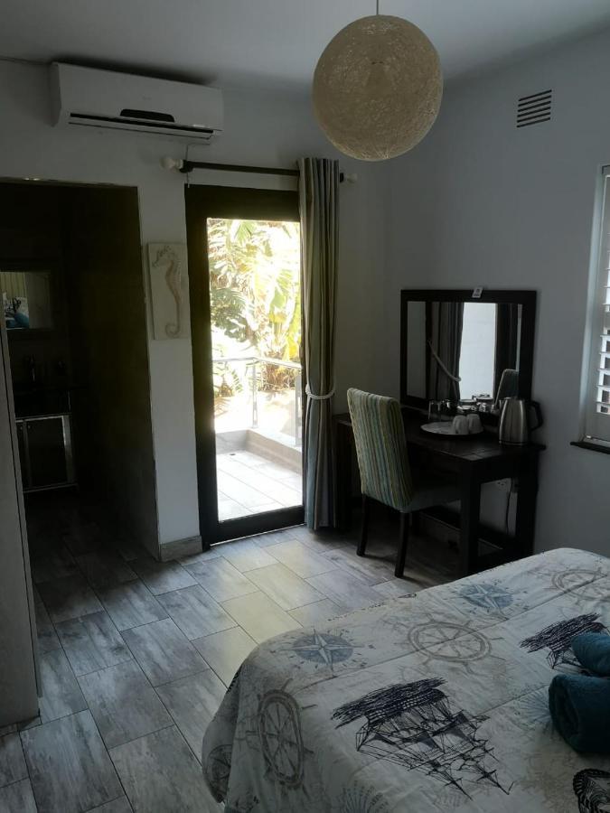 Hotel 32 On Mendoza Durban Esterno foto