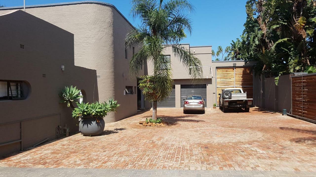 Hotel 32 On Mendoza Durban Esterno foto